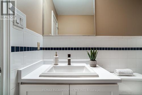 43 Glenayr Street, Hamilton, ON - Indoor Photo Showing Kitchen