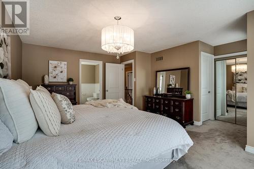 43 Glenayr Street, Hamilton, ON - Indoor Photo Showing Bedroom