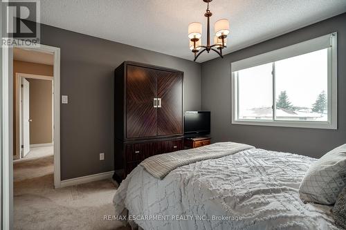 43 Glenayr Street, Hamilton, ON - Indoor Photo Showing Bedroom