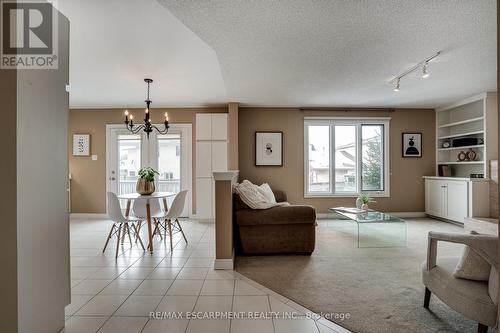 43 Glenayr Street, Hamilton, ON - Indoor Photo Showing Living Room