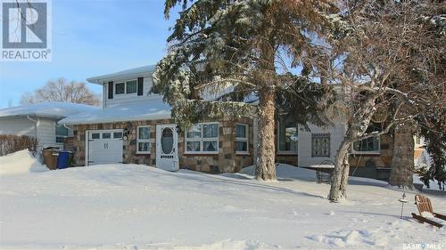 102 Michener Drive, Regina, SK - Outdoor With Facade