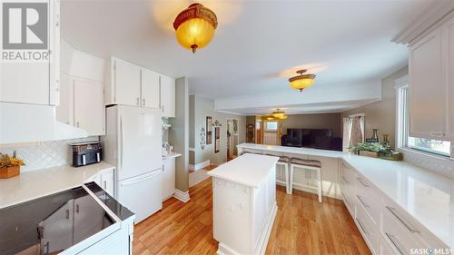 102 Michener Drive, Regina, SK - Indoor Photo Showing Kitchen