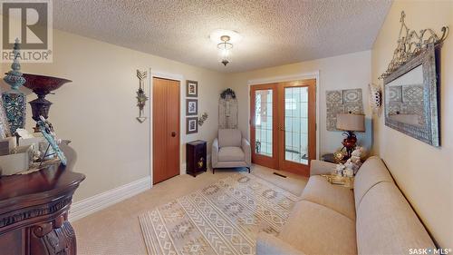 102 Michener Drive, Regina, SK - Indoor Photo Showing Other Room