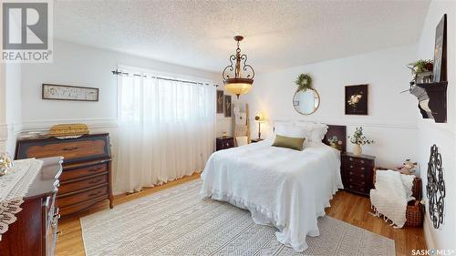 102 Michener Drive, Regina, SK - Indoor Photo Showing Bedroom