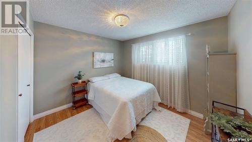 102 Michener Drive, Regina, SK - Indoor Photo Showing Bedroom