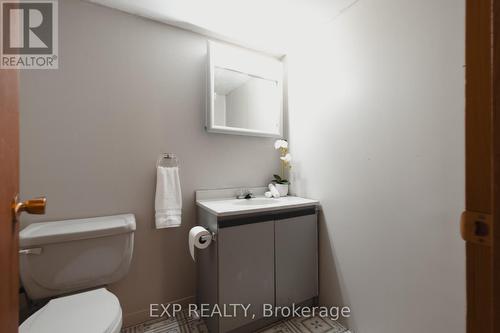 59 Hubert Street, Cambridge, ON - Indoor Photo Showing Bathroom