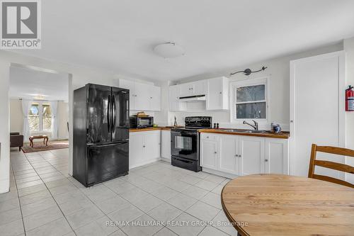 477 Booth Street, Ottawa, ON - Indoor Photo Showing Kitchen