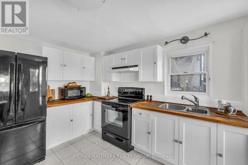 477 Booth Street, Ottawa, ON - Indoor Photo Showing Kitchen With Double Sink