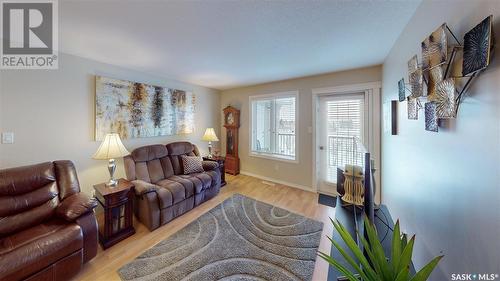 408 2909 Arens Road E, Regina, SK - Indoor Photo Showing Living Room