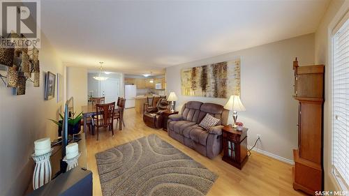 408 2909 Arens Road E, Regina, SK - Indoor Photo Showing Living Room