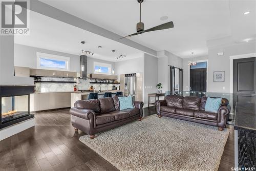 106 Werschner Crescent, Saskatoon, SK - Indoor Photo Showing Living Room