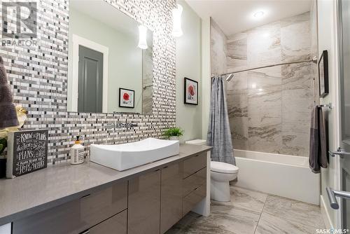 106 Werschner Crescent, Saskatoon, SK - Indoor Photo Showing Bathroom