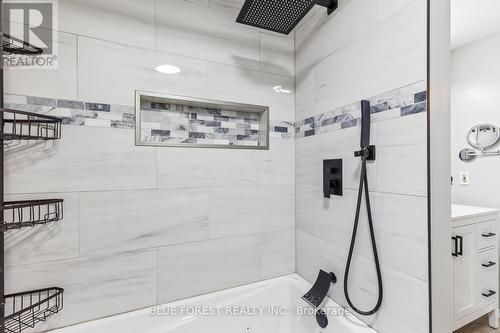 227 Saddy Avenue, London, ON - Indoor Photo Showing Bathroom