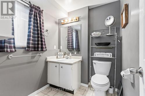 227 Saddy Avenue, London, ON - Indoor Photo Showing Bathroom