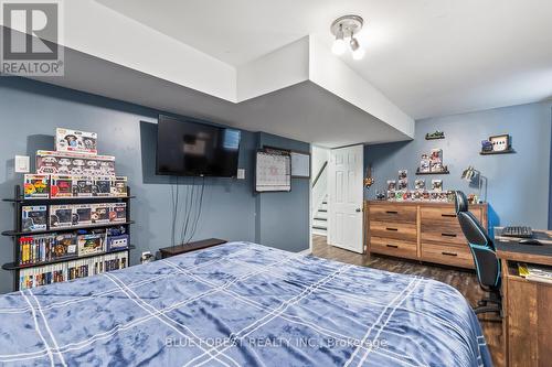 227 Saddy Avenue, London, ON - Indoor Photo Showing Bedroom