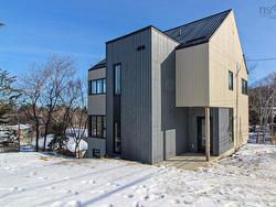 3080 Purcells Cove Road  Halifax, NS B3P 2G5