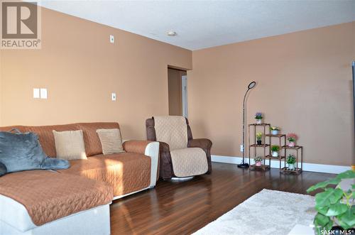 12 2112 Ste Cecilia Avenue, Saskatoon, SK - Indoor Photo Showing Living Room