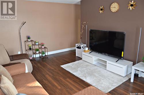 12 2112 Ste Cecilia Avenue, Saskatoon, SK - Indoor Photo Showing Living Room