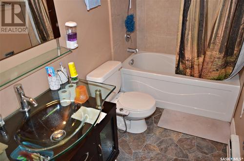 12 2112 Ste Cecilia Avenue, Saskatoon, SK - Indoor Photo Showing Bathroom