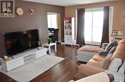 12 2112 Ste Cecilia Avenue, Saskatoon, SK - Indoor Photo Showing Living Room