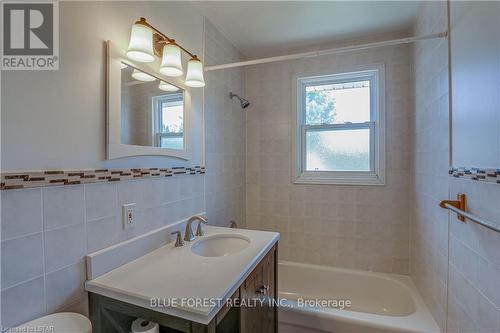 184 Kirkland Crescent, London, ON - Indoor Photo Showing Bathroom