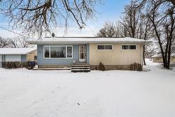 76 Prairie Grove Road  Winnipeg, MB R2N 4K3