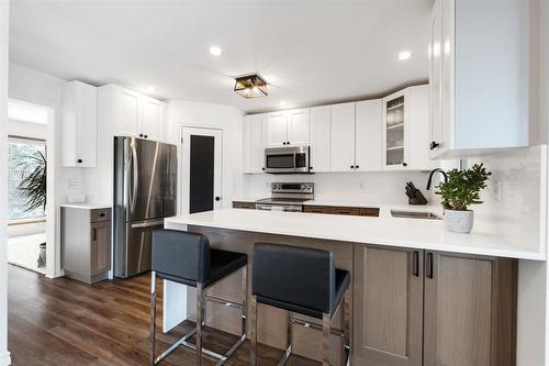 288 De La Seigneurie Boulevard, Winnipeg, MB - Indoor Photo Showing Kitchen With Upgraded Kitchen