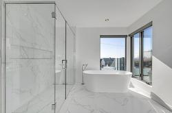 Salle de bains attenante à la CCP - 