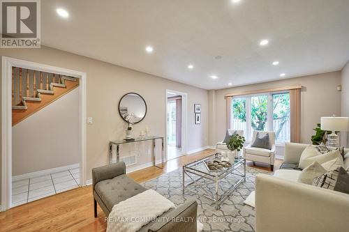 3 Resolute Drive, Hamilton, ON - Indoor Photo Showing Living Room