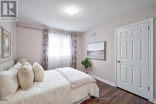 3 Resolute Drive, Hamilton, ON - Indoor Photo Showing Bedroom