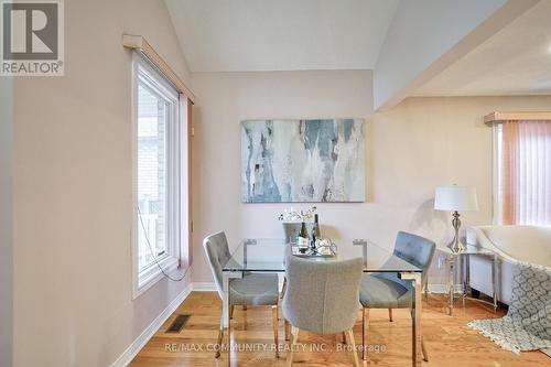 3 Resolute Drive, Hamilton, ON - Indoor Photo Showing Dining Room