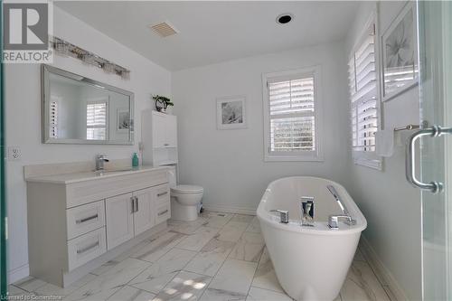 525 Leighland Drive, Waterloo, ON - Indoor Photo Showing Bathroom