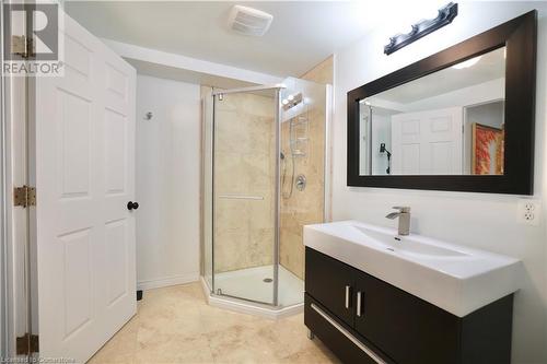 525 Leighland Drive, Waterloo, ON - Indoor Photo Showing Bathroom