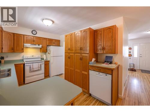 44 Bayview Crescent, Osoyoos, BC - Indoor Photo Showing Kitchen With Double Sink