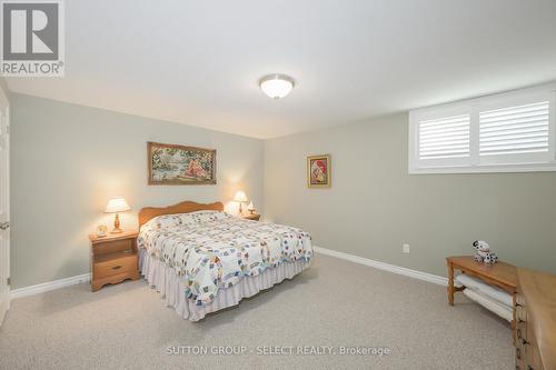 2086 Denview Avenue, London, ON - Indoor Photo Showing Bedroom