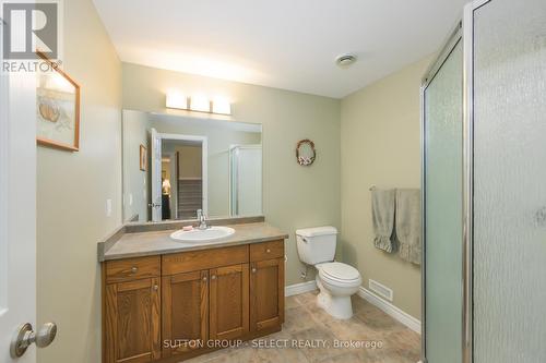 2086 Denview Avenue, London, ON - Indoor Photo Showing Bathroom