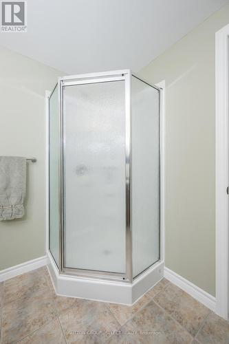 2086 Denview Avenue, London, ON - Indoor Photo Showing Bathroom