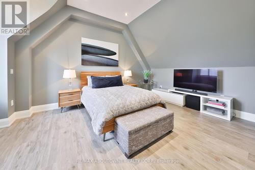 3188 Lakeshore Road, Burlington, ON - Indoor Photo Showing Bedroom