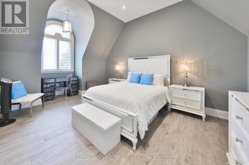 3188 Lakeshore Road, Burlington, ON - Indoor Photo Showing Bedroom