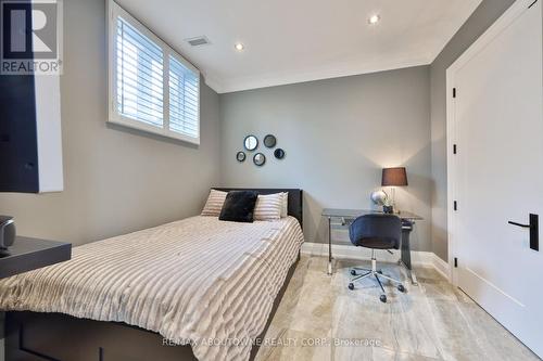 3188 Lakeshore Road, Burlington, ON - Indoor Photo Showing Bedroom