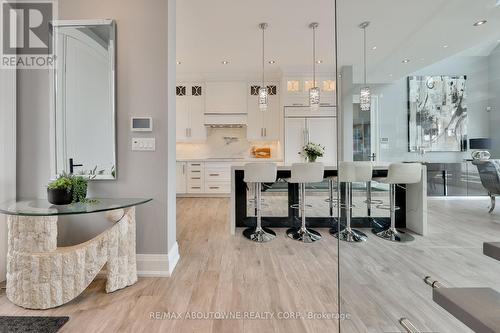 3188 Lakeshore Road, Burlington, ON - Indoor Photo Showing Dining Room