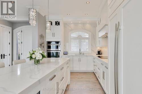 3188 Lakeshore Road, Burlington, ON - Indoor Photo Showing Kitchen With Upgraded Kitchen