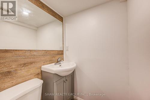 110 Donald Street, Kitchener, ON - Indoor Photo Showing Bathroom