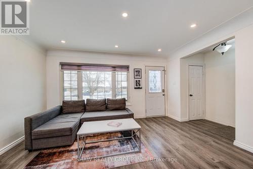 110 Donald Street, Kitchener, ON - Indoor Photo Showing Living Room