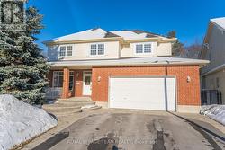 90 OSPREY CRESCENT  Ottawa, ON K2M 2Z8