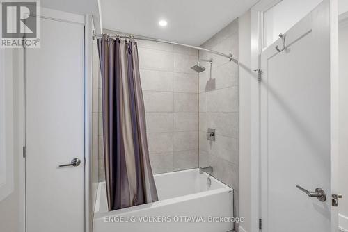 513 Edison Avenue, Ottawa, ON - Indoor Photo Showing Bathroom