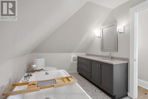 513 Edison Avenue, Ottawa, ON - Indoor Photo Showing Bathroom