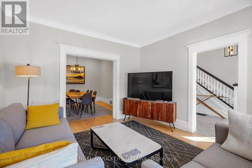 513 Edison Avenue, Ottawa, ON - Indoor Photo Showing Living Room