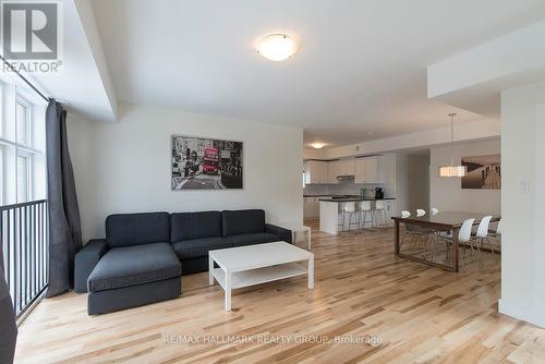 550 Guy Street, Ottawa, ON - Indoor Photo Showing Living Room