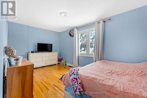 24 Eaton Place, Hamilton, ON - Indoor Photo Showing Bedroom